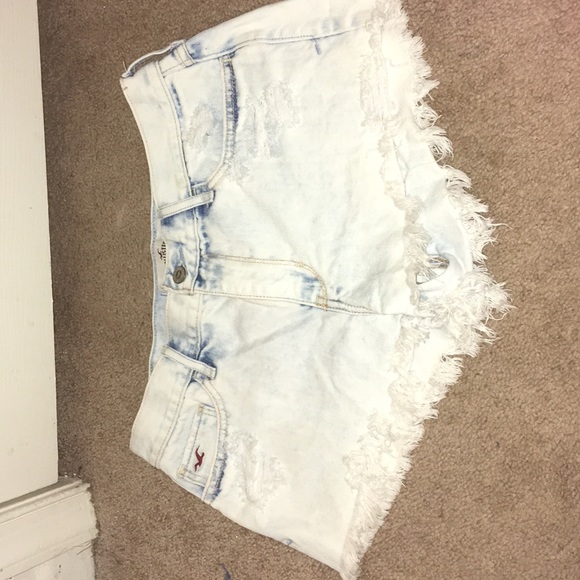 Shorts - Picture 2 of 3